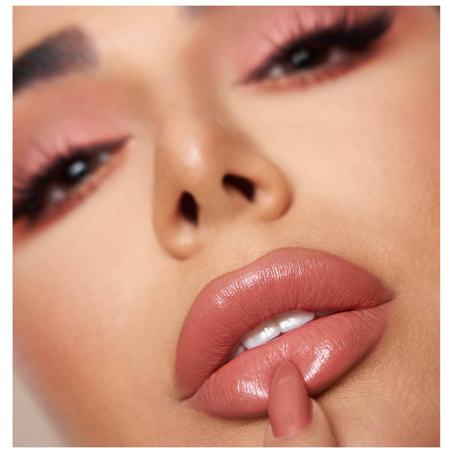 HUDA BEAUTY | POWER BULLET CREAM GLOW SWEET NUDES