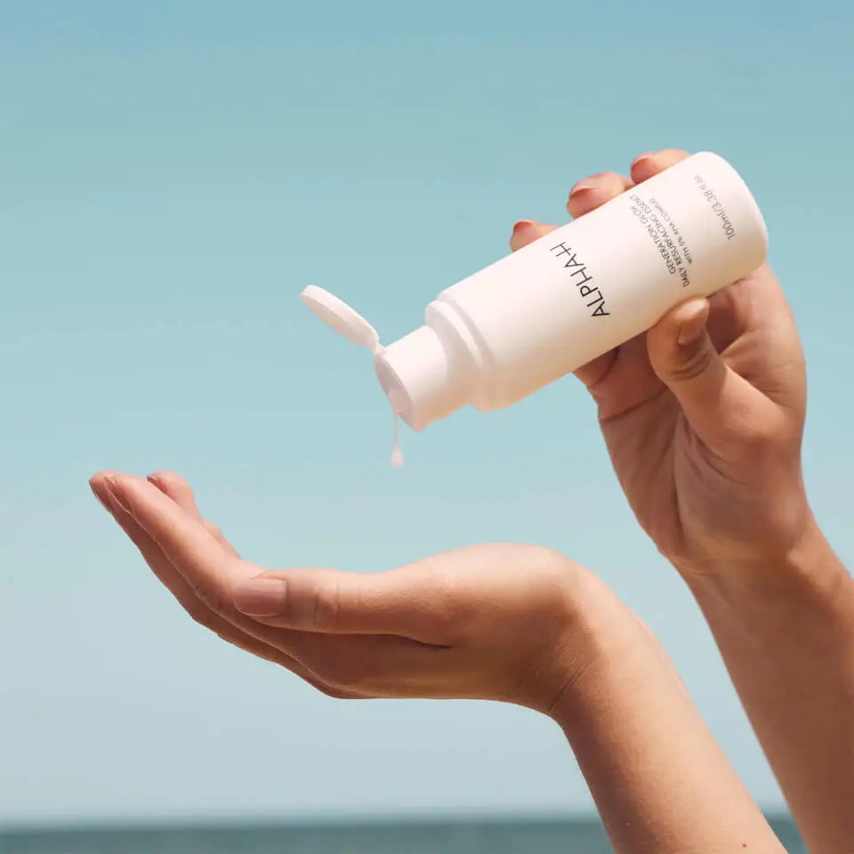 ALPHA-H | GENERATION GLOW DAILY RESURFACING ESSENCE WITH 5% AHA COMPLEX
