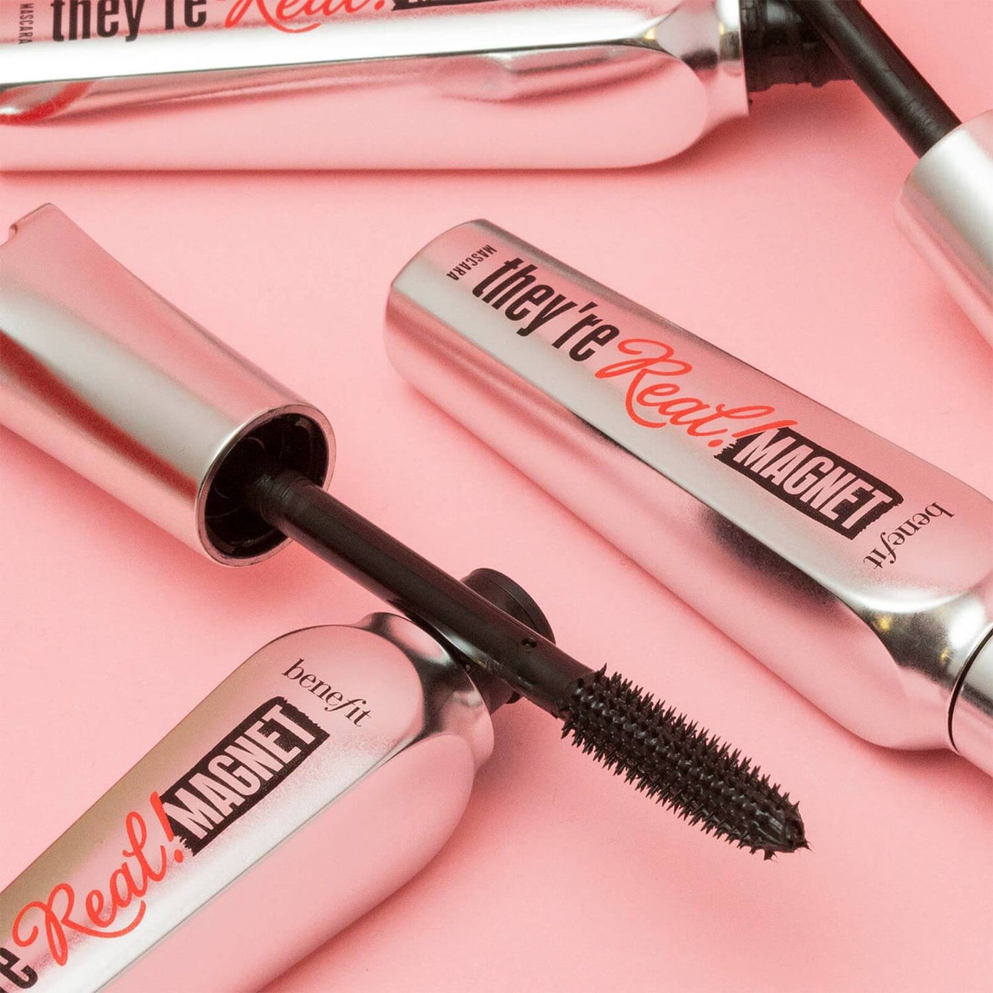 BENEFIT | THEY’RE REAL MAGNET EXTREME LENGTHENING AND POWERFUL LIFTING MASCARA